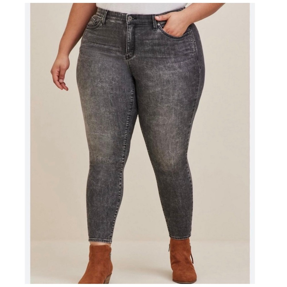 Torrid‎ Jeans Sky High Skinny 14 Grey Acid Wash Super Soft Jeans Stretch Hi Rise